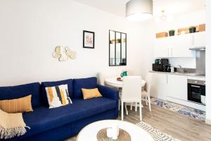 #44 1 BDR Flat Cap AC balcony 5mins walk to beach