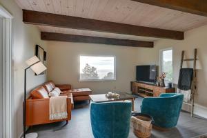 Hot Tub + Ocean Views: Spacious Irish Beach Home!