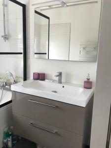 Maisons de vacances Pavillon 50 m² avec terrasse : photos des chambres