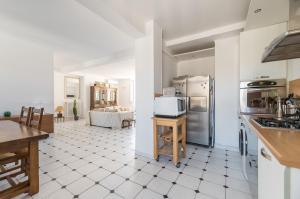 Appartements Splendide vue sur ND de la Garde et le Vieux Port : photos des chambres