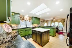 Home in Bella Vista with Deck and Lake Windsor Views! - Bella Vista