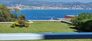 Appartements 2 pieces vue panoramique sur mer et baie de Cannes : photos des chambres