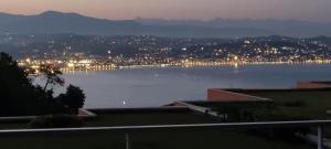 2 pièces vue panoramique sur mer et baie de Cannes