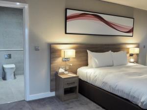 King Suite - Non-Smoking room in Ramada Telford Ironbridge