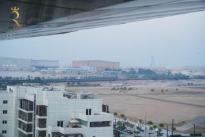 Elegant 2BR Jade Serenity - Chic Luxe City Retreat