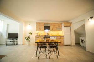 Stylish 2BR Apartment in Ölüdeniz by the Forest with Pool