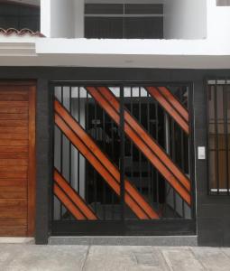 LA FAMILIA NASCA HOUSE