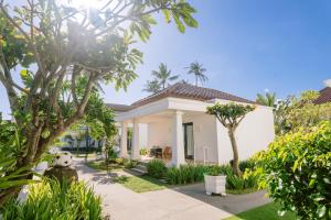 Legong Keraton Beach Hotel