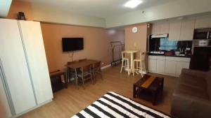 Abreeza chills place T1-1105