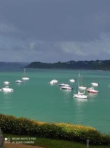 Appartements Apartment in Brittany with sea view : photos des chambres