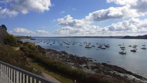 Appartements Apartment in Brittany with sea view : photos des chambres