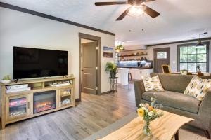 Secluded Mountain Retreat 30 Mi to Asheville!