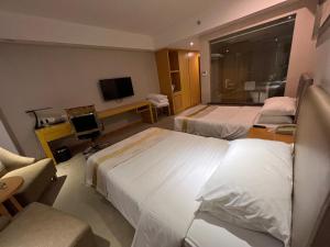 Nancy White Palace Villa