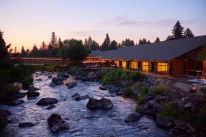 Riverhouse Lodge