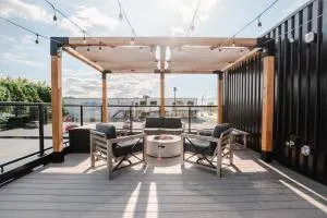 Khlozy Escape the ordinary. (Feonho) - Hogansburg