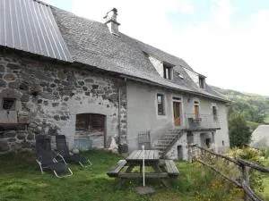 Charmant gîte au cœur des Volcans d’Auvergne avec jardin, cheminée et proche Super-Lioran - FR-1-742-15 - Lascelle