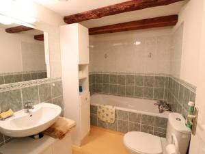 Maisons de vacances Gite La Trinitat, 3 pieces, 5 personnes - FR-1-742-55 : photos des chambres