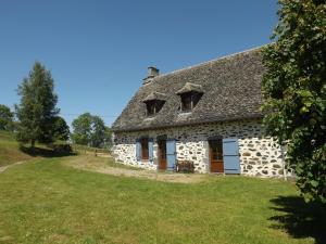 Maisons de vacances Gite Anglards-de-Salers, 6 pieces, 11 personnes - FR-1-742-20 : photos des chambres