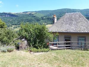 Maisons de vacances Gite Thiezac, 2 pieces, 4 personnes - FR-1-742-112 : photos des chambres