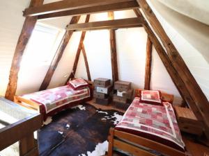 Maisons de vacances Gite Saint-Jacques-des-Blats, 3 pieces, 4 personnes - FR-1-742-140 : photos des chambres