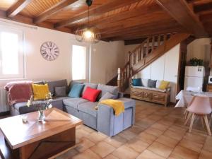 Maisons de vacances Gite Allanche, 3 pieces, 5 personnes - FR-1-742-154 : photos des chambres