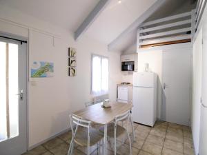 Maisons de vacances Gite Arnac, 2 pieces, 4 personnes - FR-1-742-211 : photos des chambres