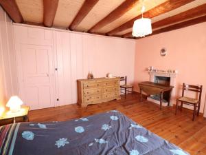 Maisons de vacances Gite Val-d'Arcomie-Saint-Just, 5 pieces, 10 personnes - FR-1-742-226 : photos des chambres