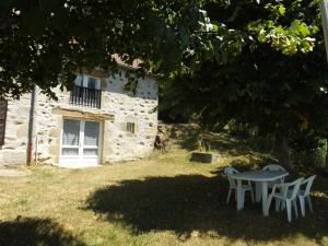 Maisons de vacances Gite Lorcieres, 3 pieces, 4 personnes - FR-1-742-241 : photos des chambres