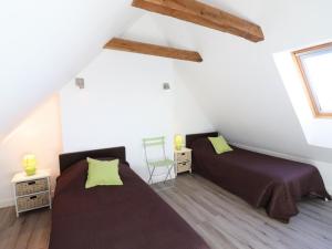 Maisons de vacances Gite Trizac, 5 pieces, 8 personnes - FR-1-742-231 : photos des chambres