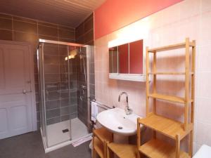 Maisons de vacances Gite Saint-Cernin, 5 pieces, 6 personnes - FR-1-742-239 : photos des chambres