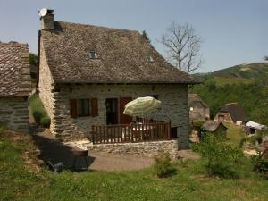 Maisons de vacances Gite Montsalvy, 4 pieces, 6 personnes - FR-1-742-260 : photos des chambres