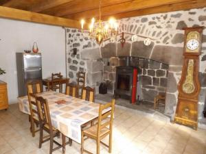 Maisons de vacances Gite Mandailles-Saint-Julien, 4 pieces, 7 personnes - FR-1-742-263 : photos des chambres