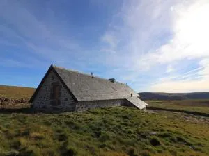 Buron isolé au cœur des volcans d'Auvergne avec jardin et poêle - FR-1-742-316 - 萨莱
