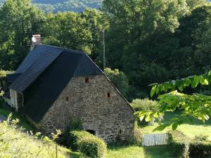 Maisons de vacances Gite Anglards-de-Salers, 3 pieces, 4 personnes - FR-1-742-322 : photos des chambres