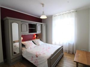 Maisons de vacances Gite Jou-sous-Monjou, 5 pieces, 8 personnes - FR-1-742-333 : photos des chambres