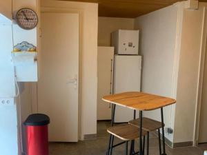 Maisons de vacances Gite Le Falgoux, 3 pieces, 6 personnes - FR-1-742-339 : photos des chambres