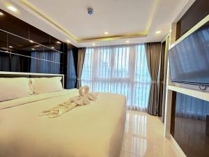 Grand Avenue Residence condominium