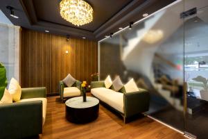 La Airport Tan Binh Hotel