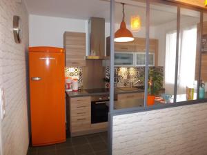 Appartements Appartement Aurillac, 2 pieces, 2 personnes - FR-1-742-389 : photos des chambres