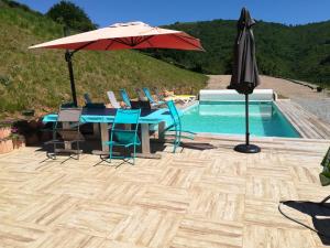 Maisons de vacances Gite Vieillevie, 6 pieces, 10 personnes - FR-1-742-383 : photos des chambres