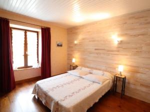 Maisons de vacances Gite Thiezac, 5 pieces, 10 personnes - FR-1-742-385 : photos des chambres