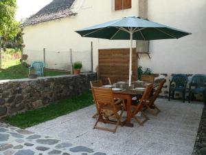 Maisons de vacances Gite Thiezac, 5 pieces, 10 personnes - FR-1-742-385 : photos des chambres