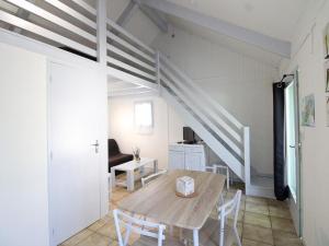 Maisons de vacances Gite Arnac, 2 pieces, 4 personnes - FR-1-742-394 : photos des chambres