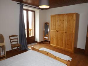 Maisons de vacances Gite Saint-Etienne-de-Chomeil, 3 pieces, 4 personnes - FR-1-742-426 : photos des chambres