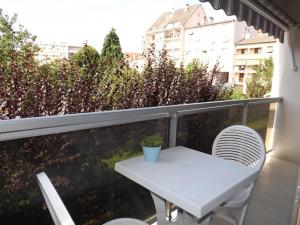 Appartements Appartement Aurillac, 3 pieces, 4 personnes - FR-1-742-449 : photos des chambres