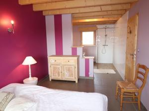 Maisons de vacances Gite Talizat, 5 pieces, 8 personnes - FR-1-742-481 : photos des chambres