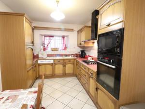 Maisons de vacances Gite Jou-sous-Monjou, 3 pieces, 4 personnes - FR-1-742-500 : photos des chambres