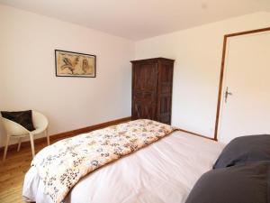 Maisons de vacances Gite Aurillac, 4 pieces, 6 personnes - FR-1-742-514 : photos des chambres