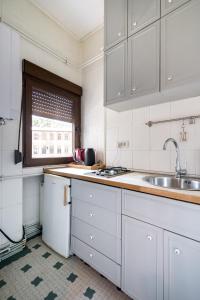 Sleek Comfort - A Blend of Style and Convenience