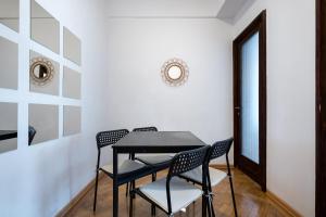 Sleek Comfort - A Blend of Style and Convenience